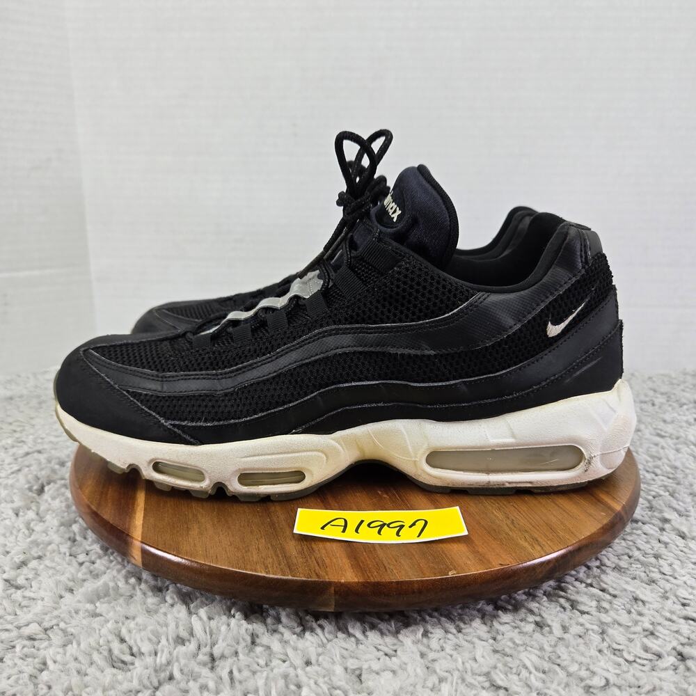 Nike Mens 13 Air Max 95 Black Reflect Silver Athletic Daily Sneakers 749766-040